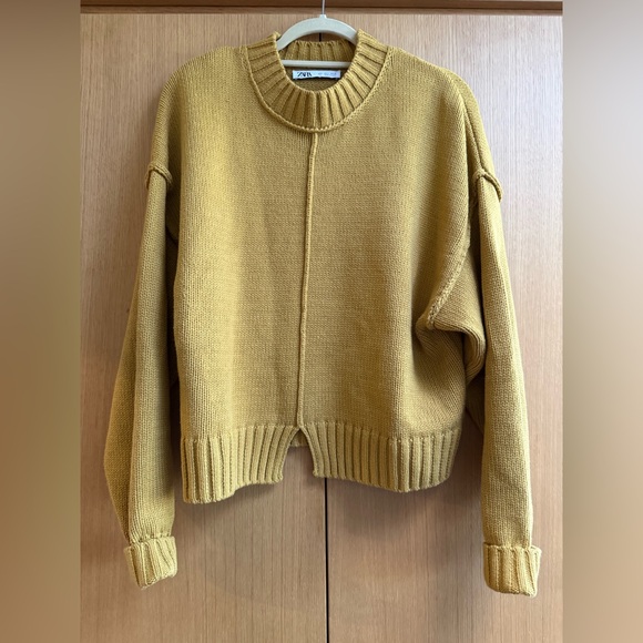 Zara Women's Yellow Crew Neck Sweater, size L - Picture 4 of 6